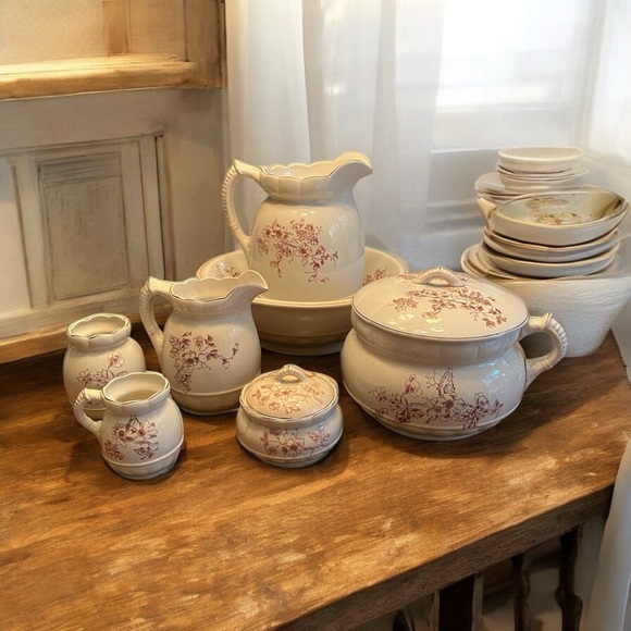 9 piece set antique pitcher, wash basin, chamber pot etc 🥳 - Picture 2 of 10